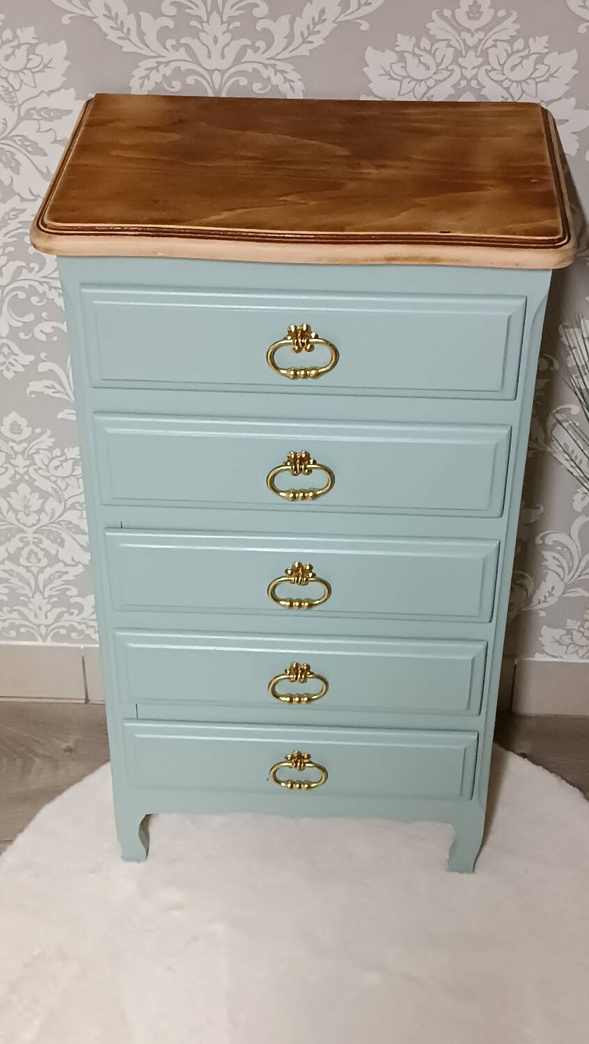 Louis XV style chest of drawers / commode