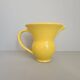 Pichet moderniste en céramique jaune / fabrication artisanale / vintage / France / années 60 / mid-century / XXème siècle