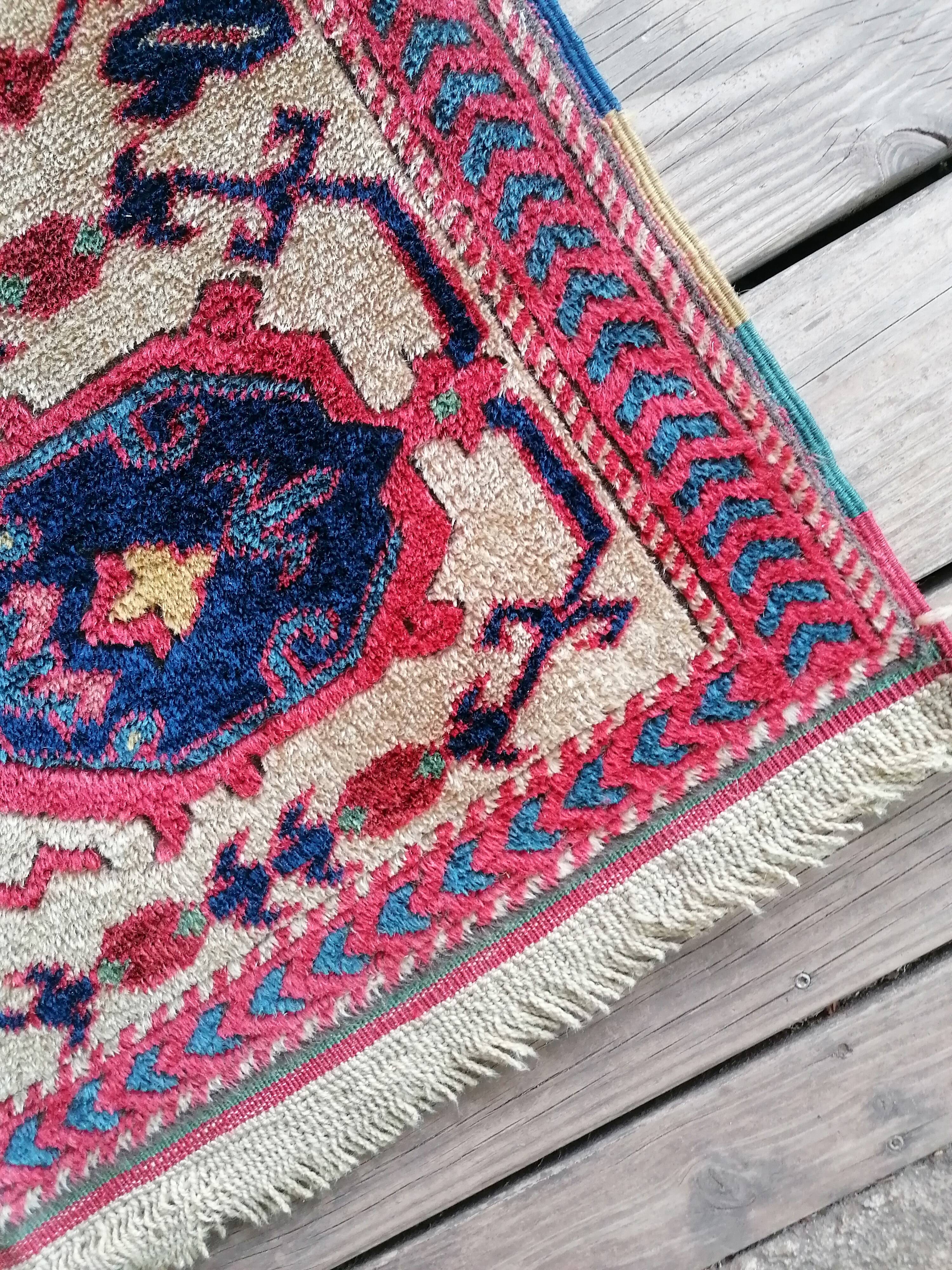 Antique Persian Heriz Afshar rug 200 x 276 cm