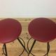 Paire de tabourets de bar tripode 1950, métal et simili cuir rouge