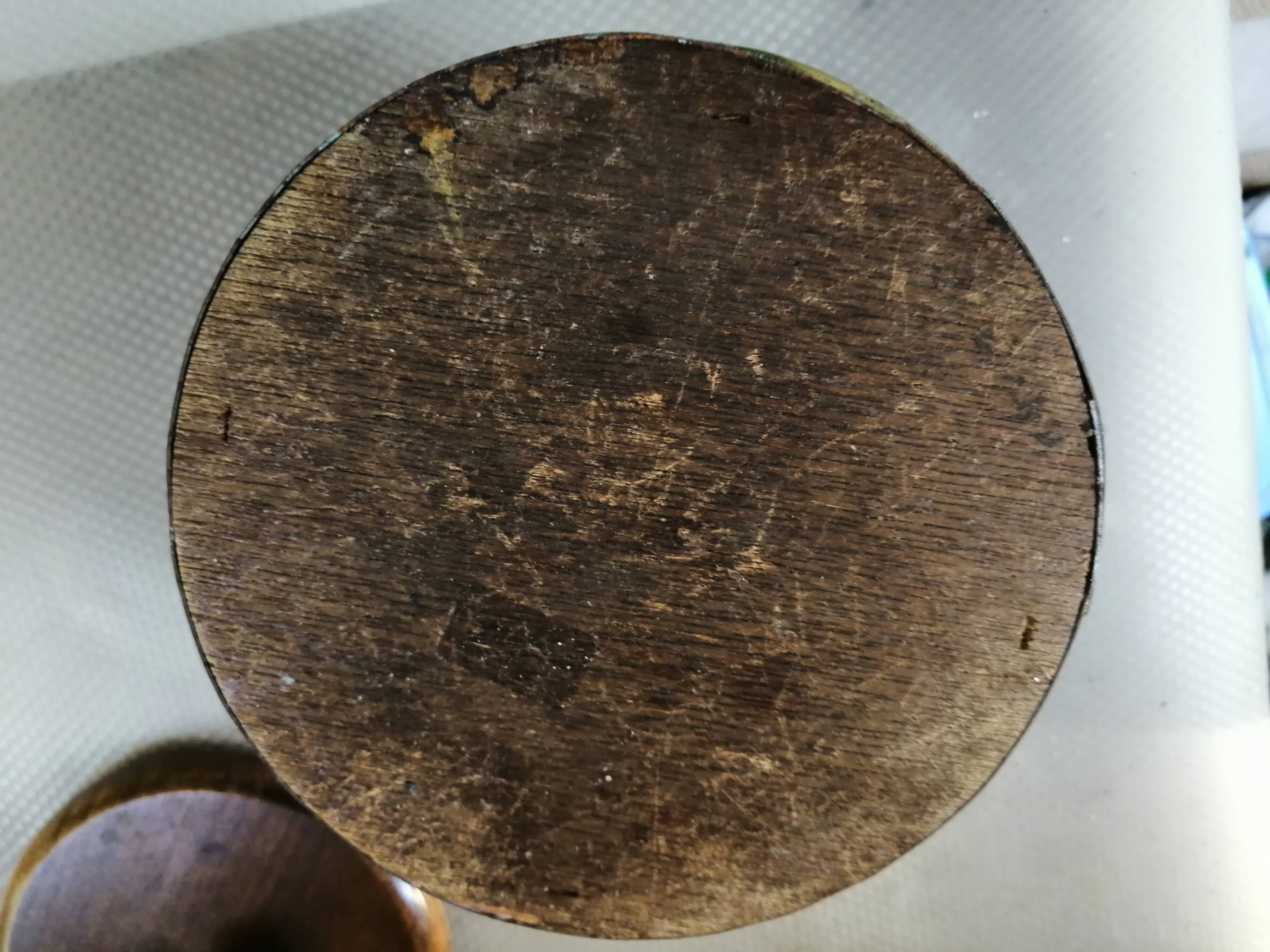 Ice bucket in late 19th Country