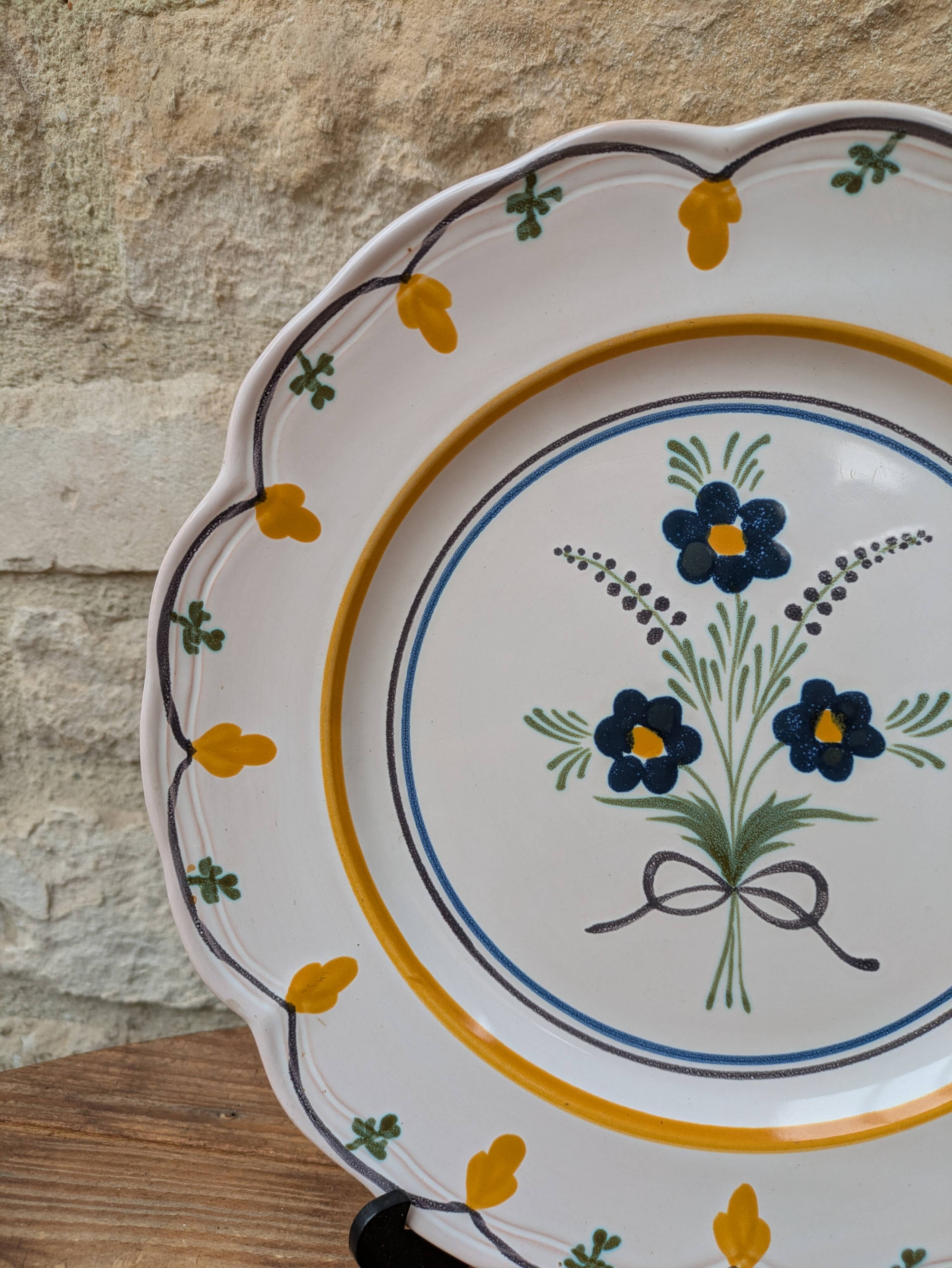 MBFA Pornic wall plate Hand painted Uranie model floral decoration