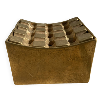 Ultime style ashtray