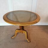 Round coffee table