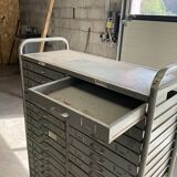 Meuble de métier à tiroirs en métal
