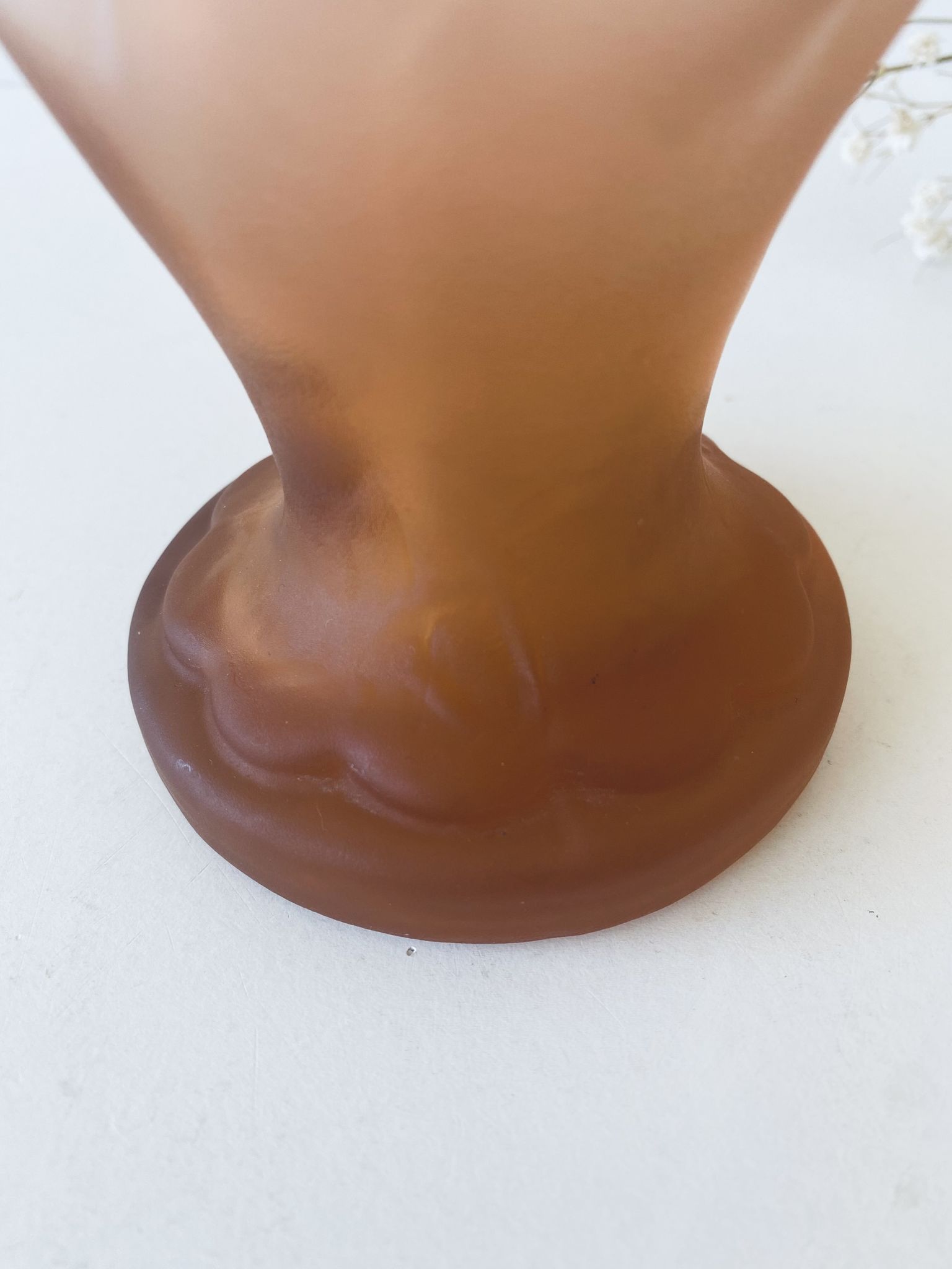 Vase Art deco en verre dépoli rose