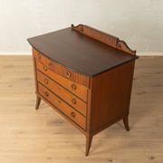 Commode classique des années 1920 en marron foncé.
