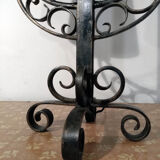 Lampe à poser, fer forgé patiné, années 50.