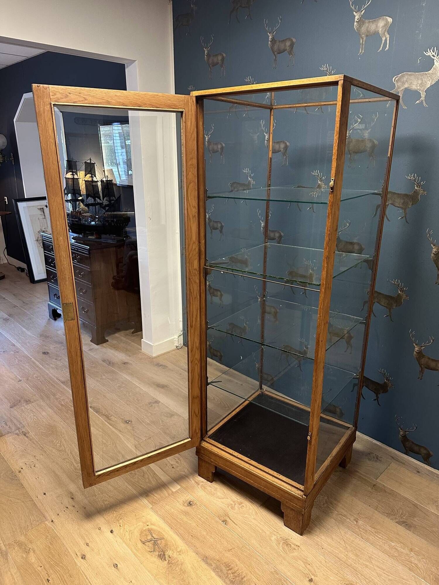 Art Deco Display cabinet