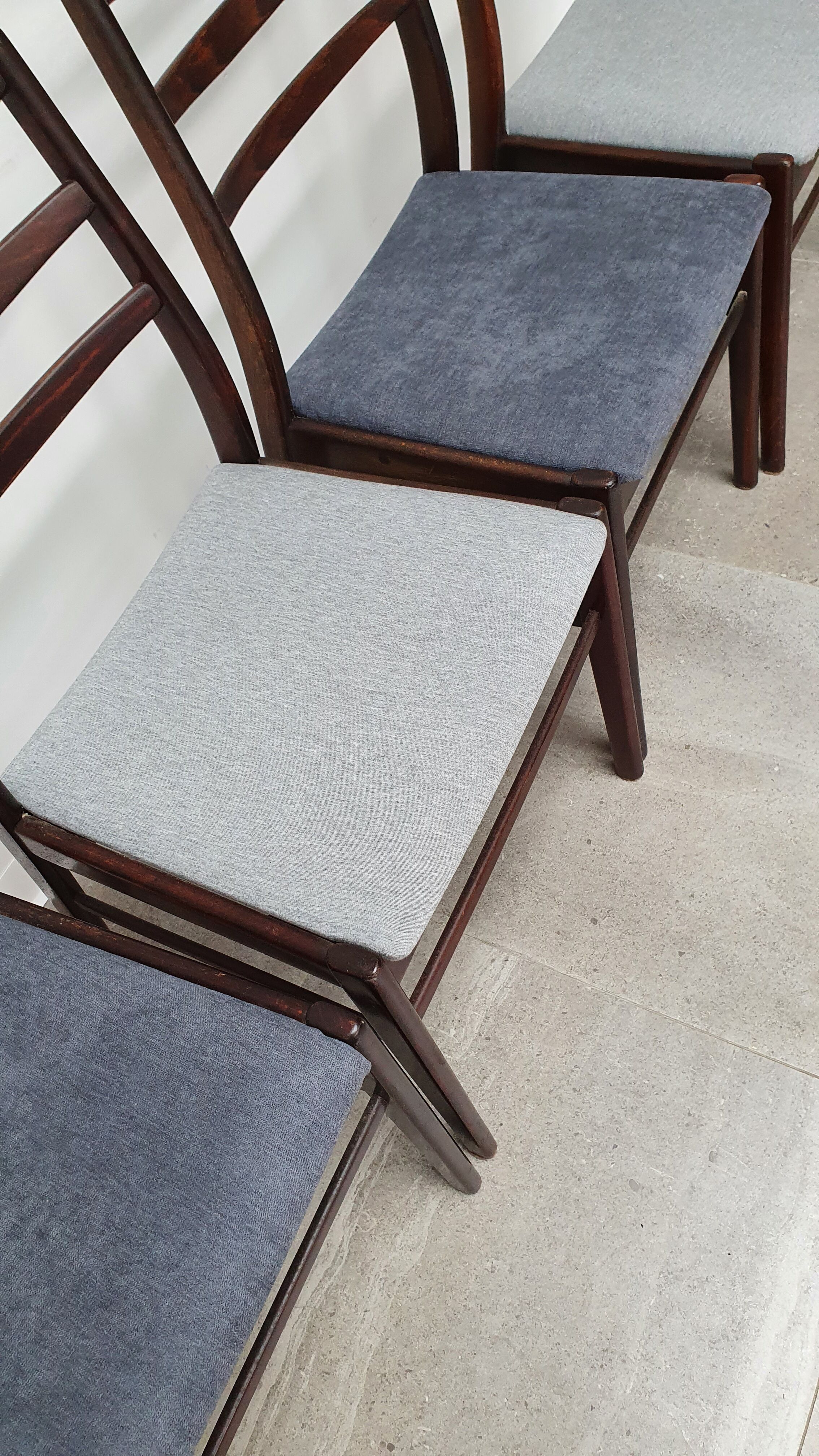 Set of 4 Scandinavian chairs in Rio rosewood