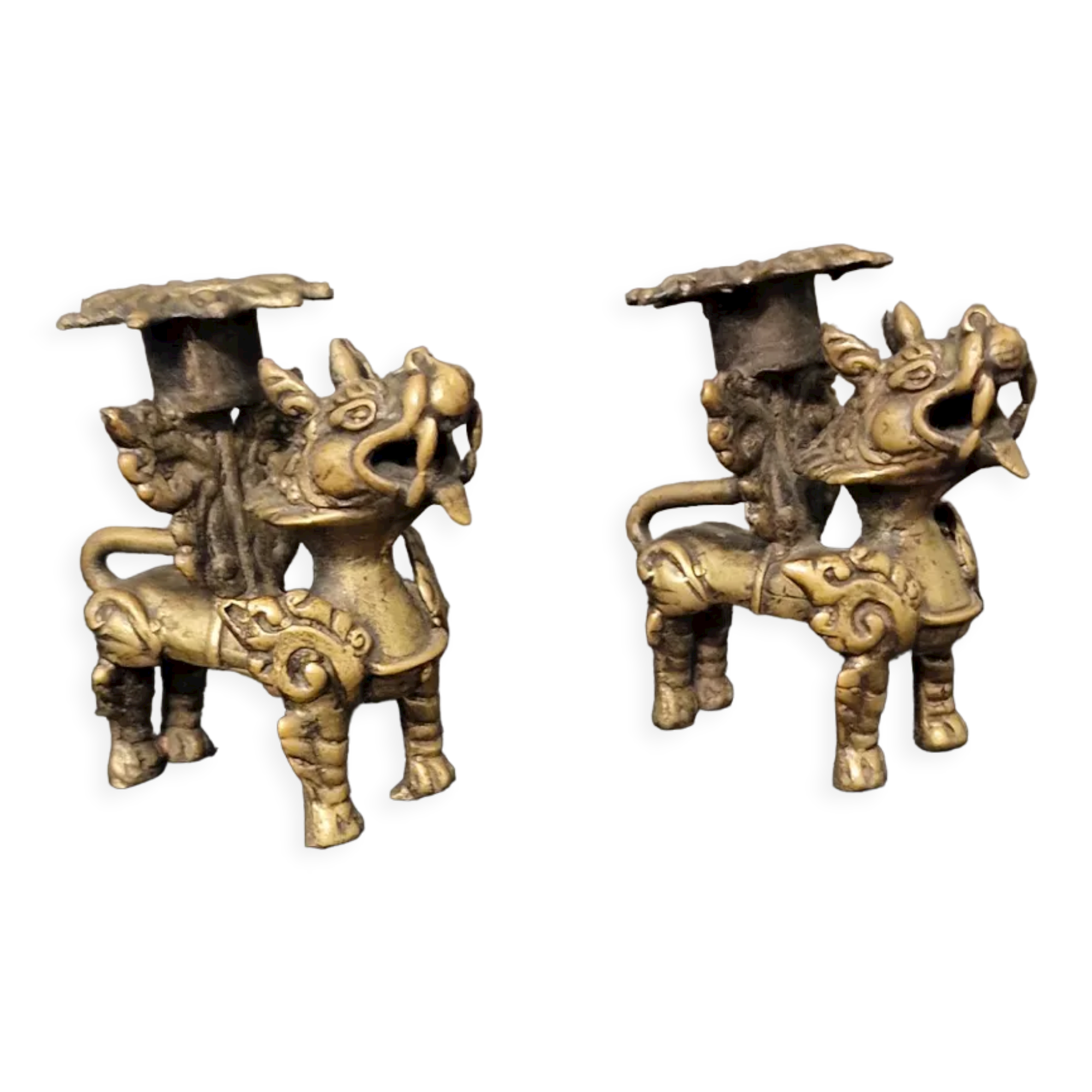 Old pair of candlesticks dog fô bronze
