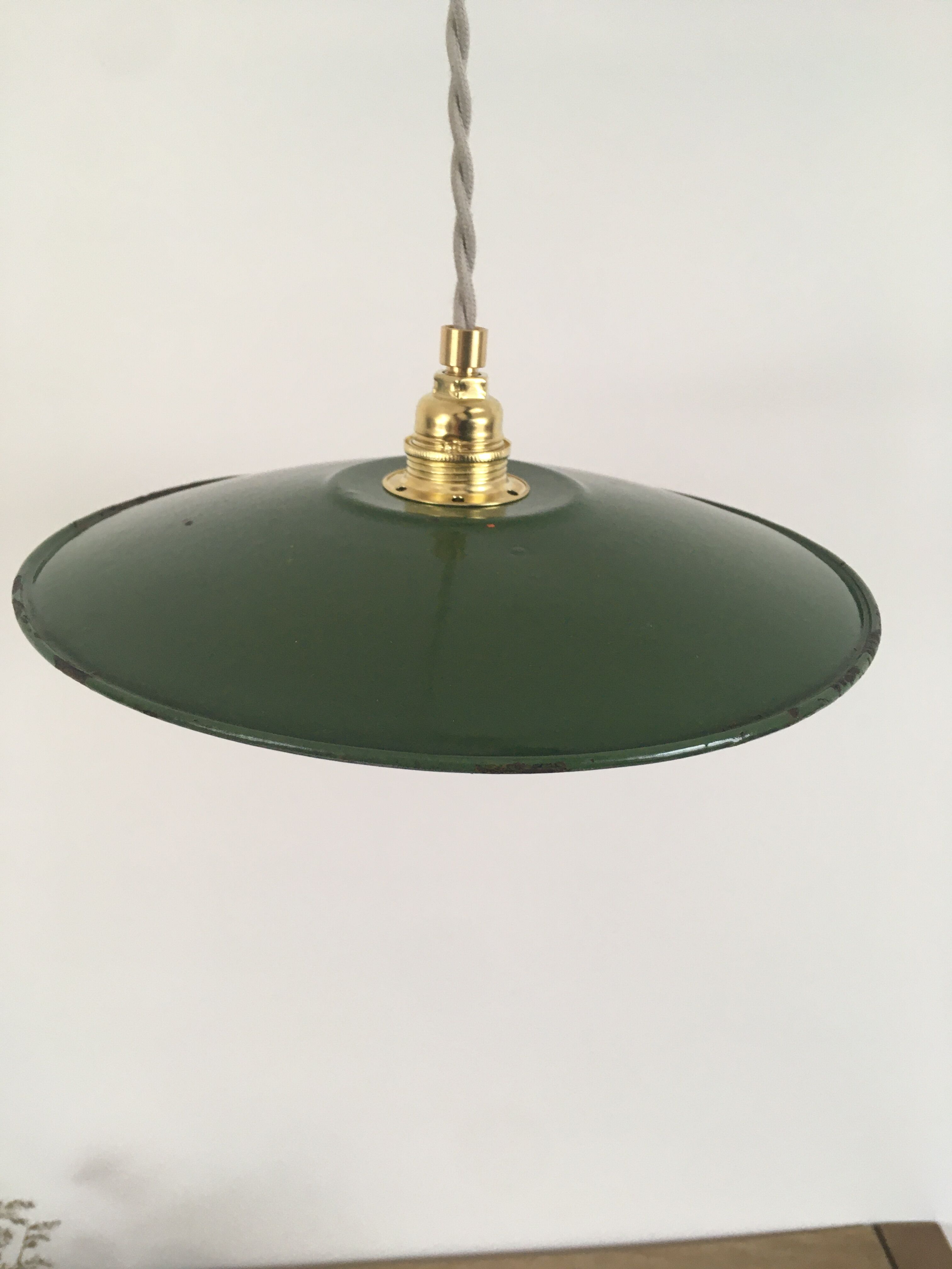 Suspension en tôle émaillée vert & blanc