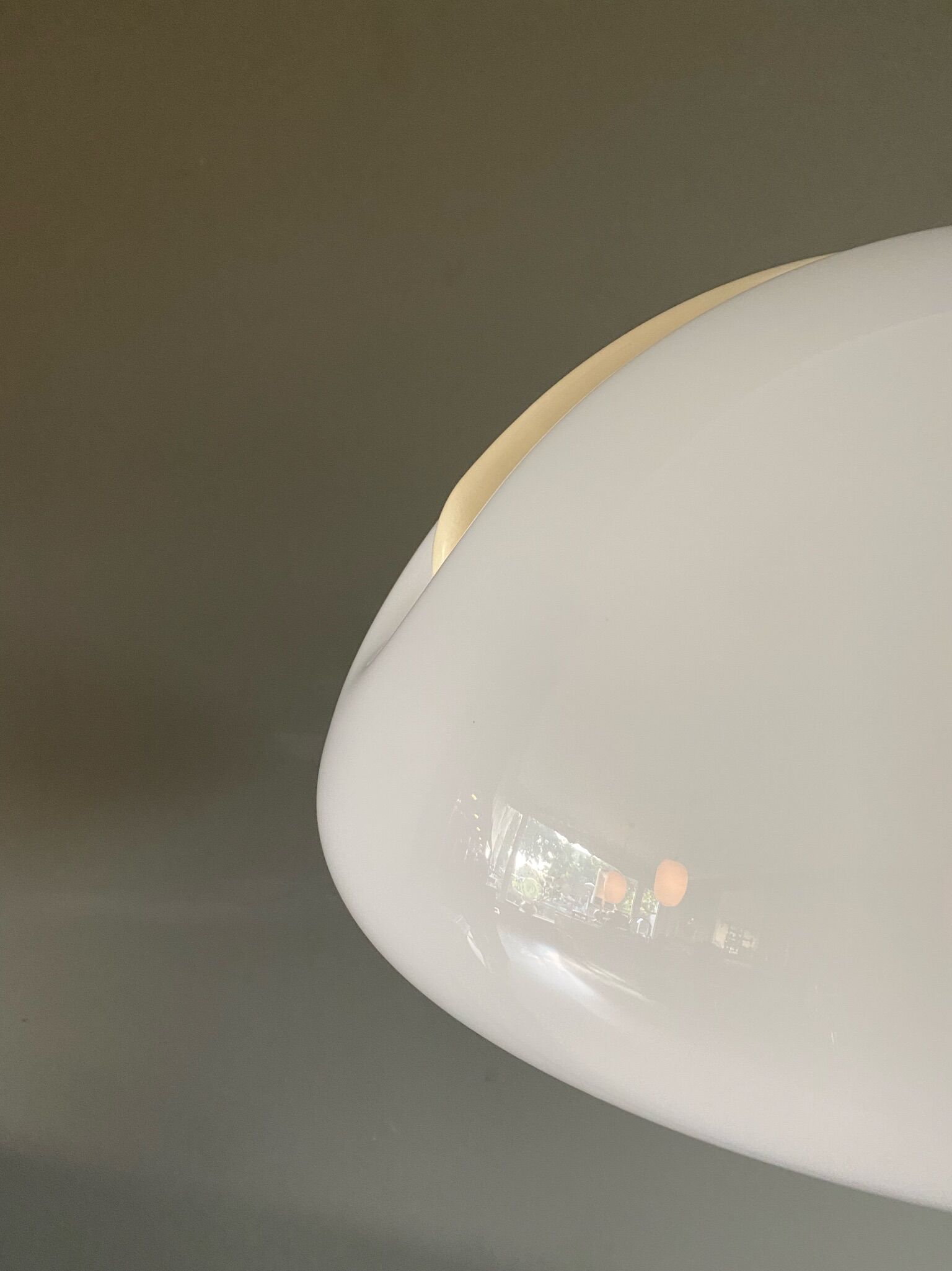 White serpente floor lamp Martinelli