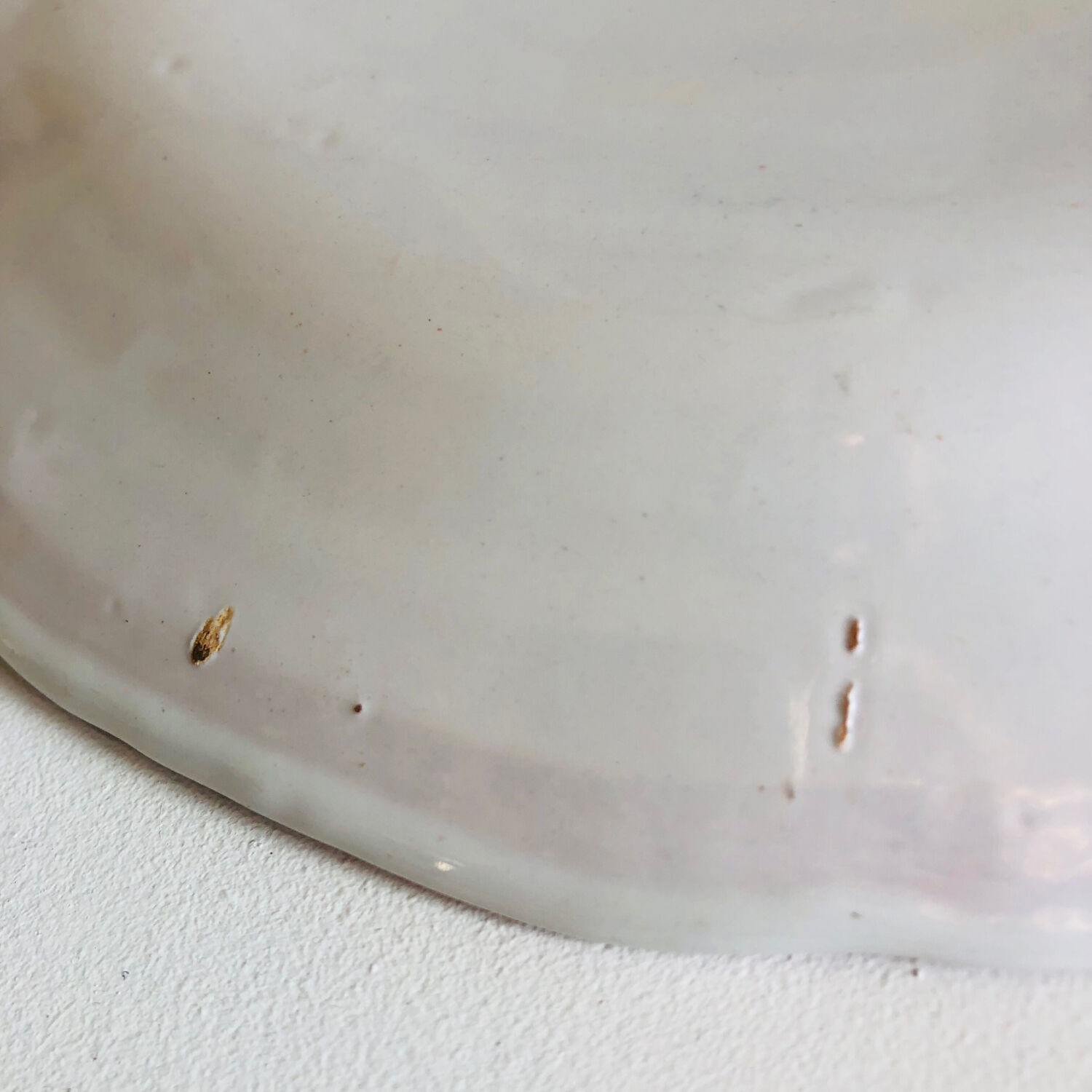 Pair of plates Les Islettes with bouquet and peacock