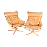 Pair of armchairs produced by Poltrona Frau