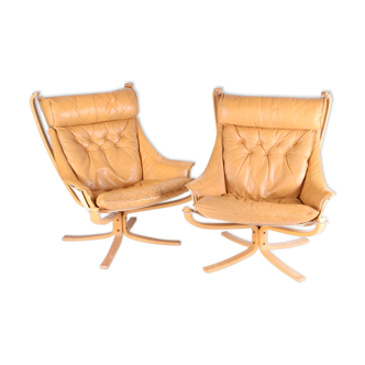 Pair of armchairs produced by Poltrona Frau