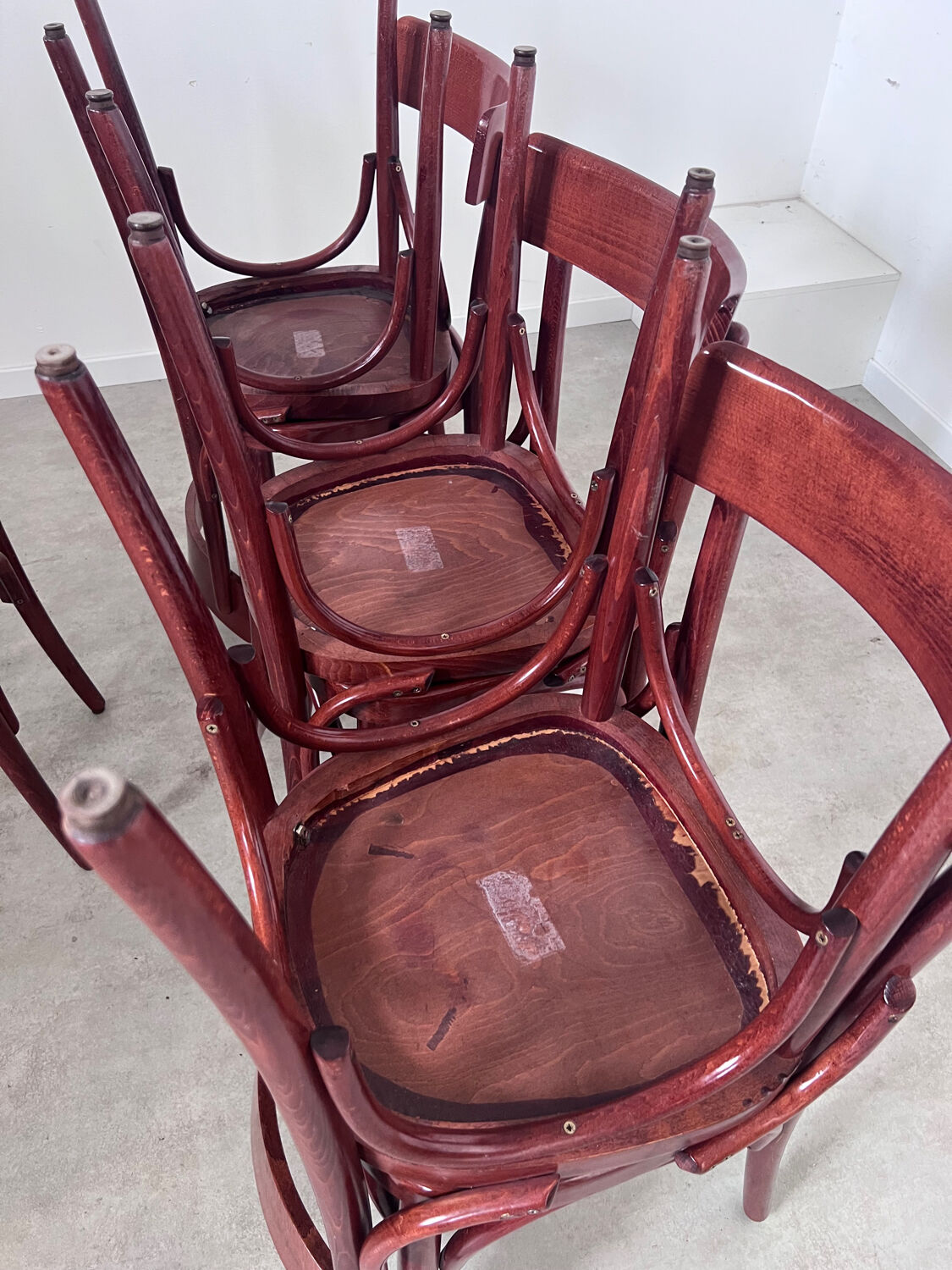Set of 8 vintage 70s curved varnished wood bistro chairs