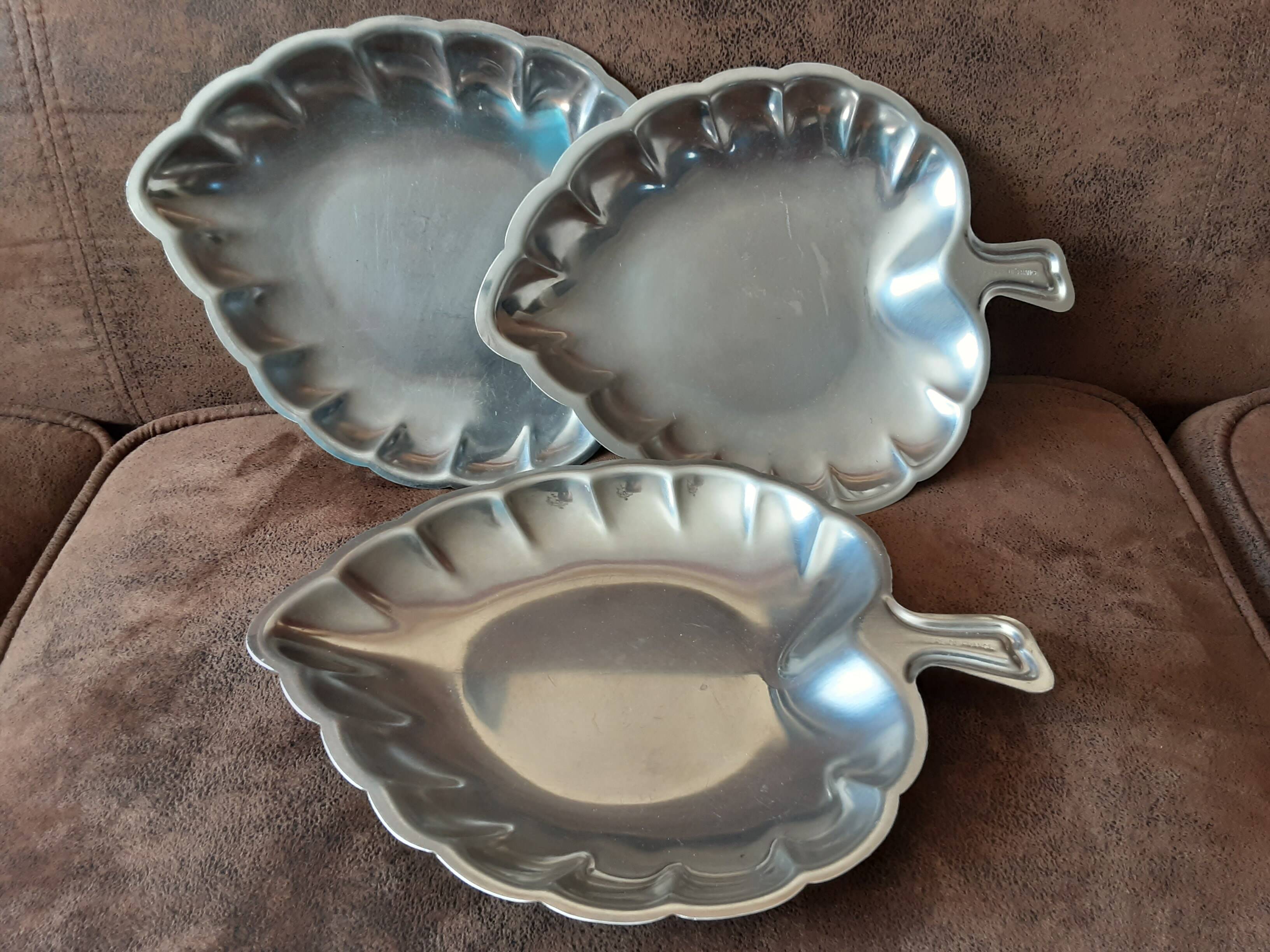 3 stainless steel cups