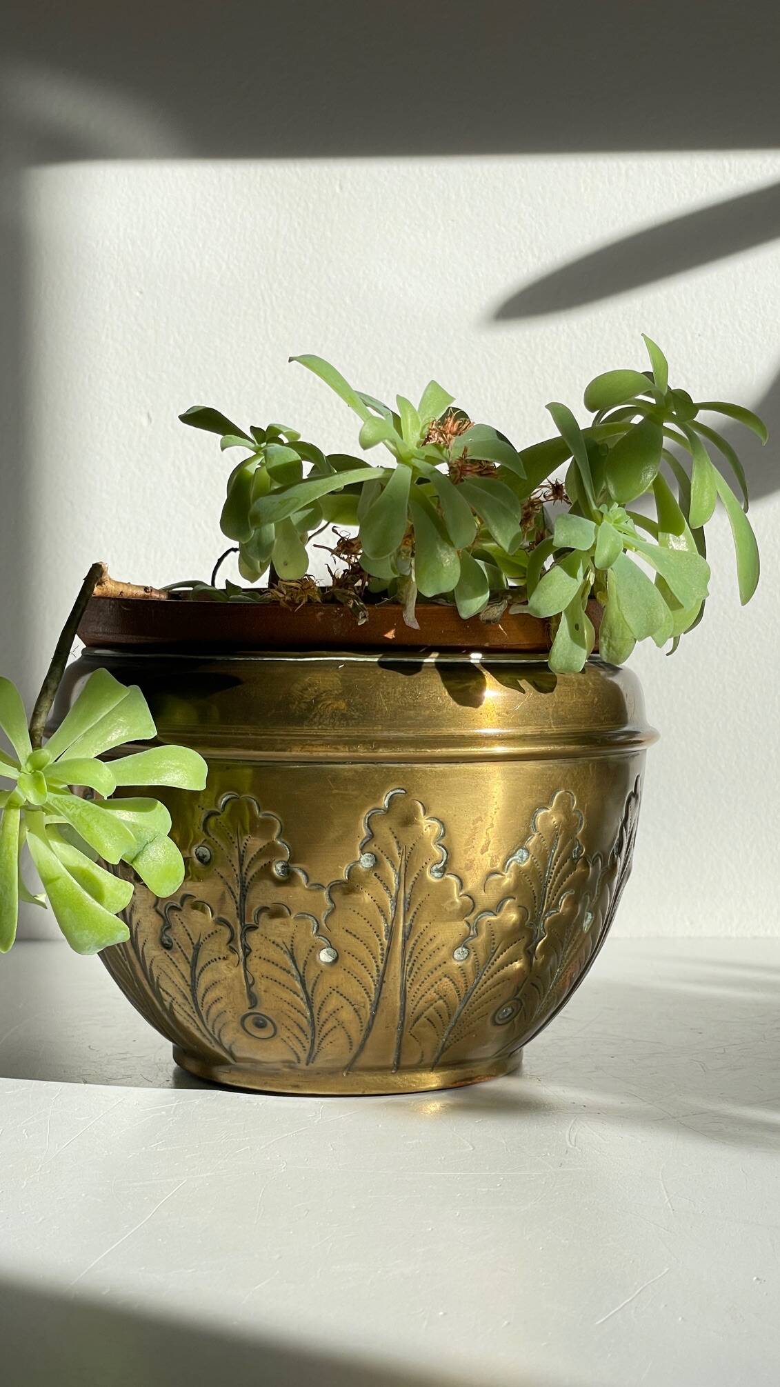 Art nouveau floral decor planter