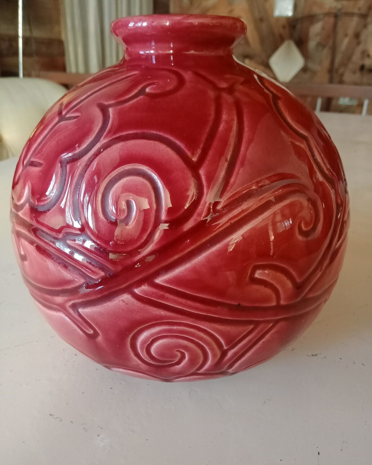 Saint Clement ball snail vase