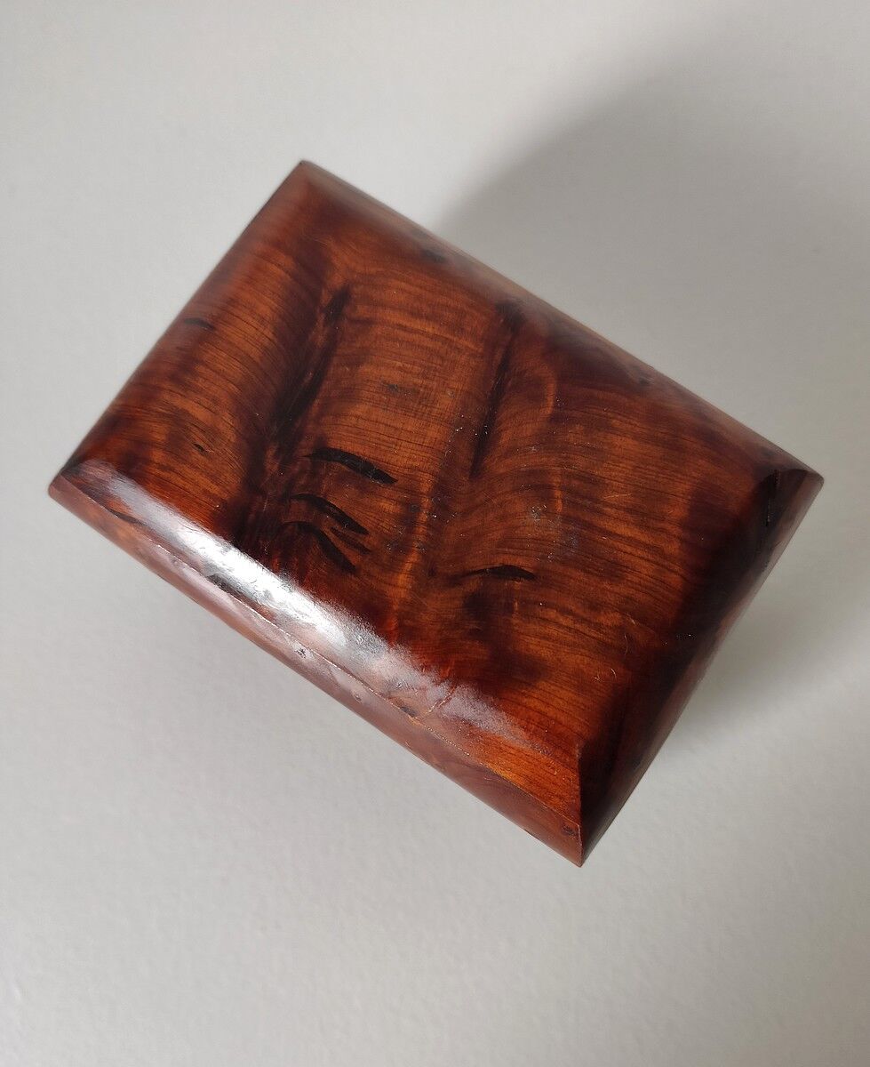 Small box of cedar magnifying glass