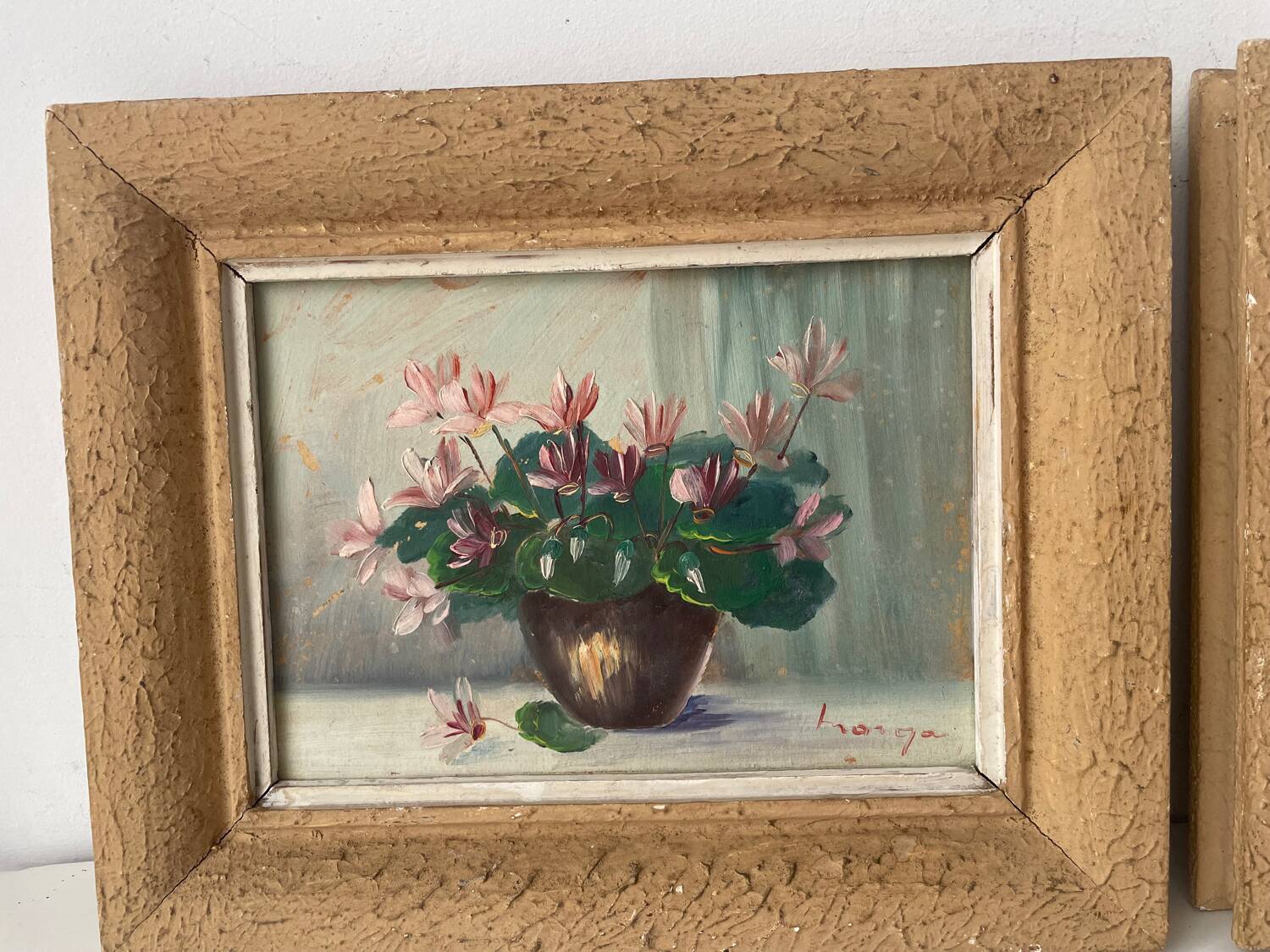 Pair of small paintings, bouquet of flowers