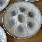 11 assiettes et 1 plat à huitres Moulin des Loups