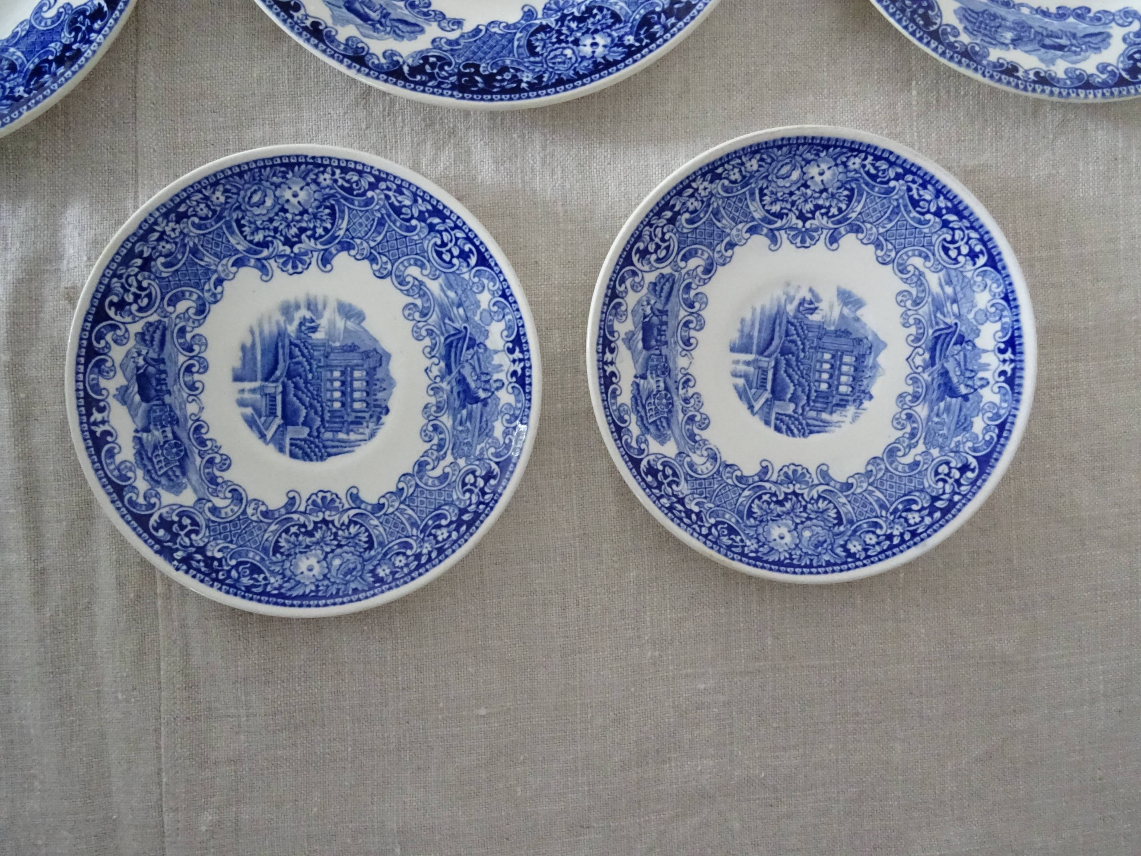 6 dessert plates and 2 blue cups P.Regout Maastricht Holland