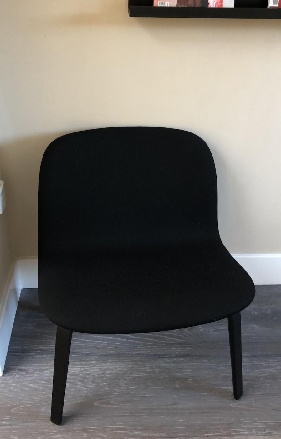 Muuto Visu lounge chair by Kvadrat Steelcut 190, in black