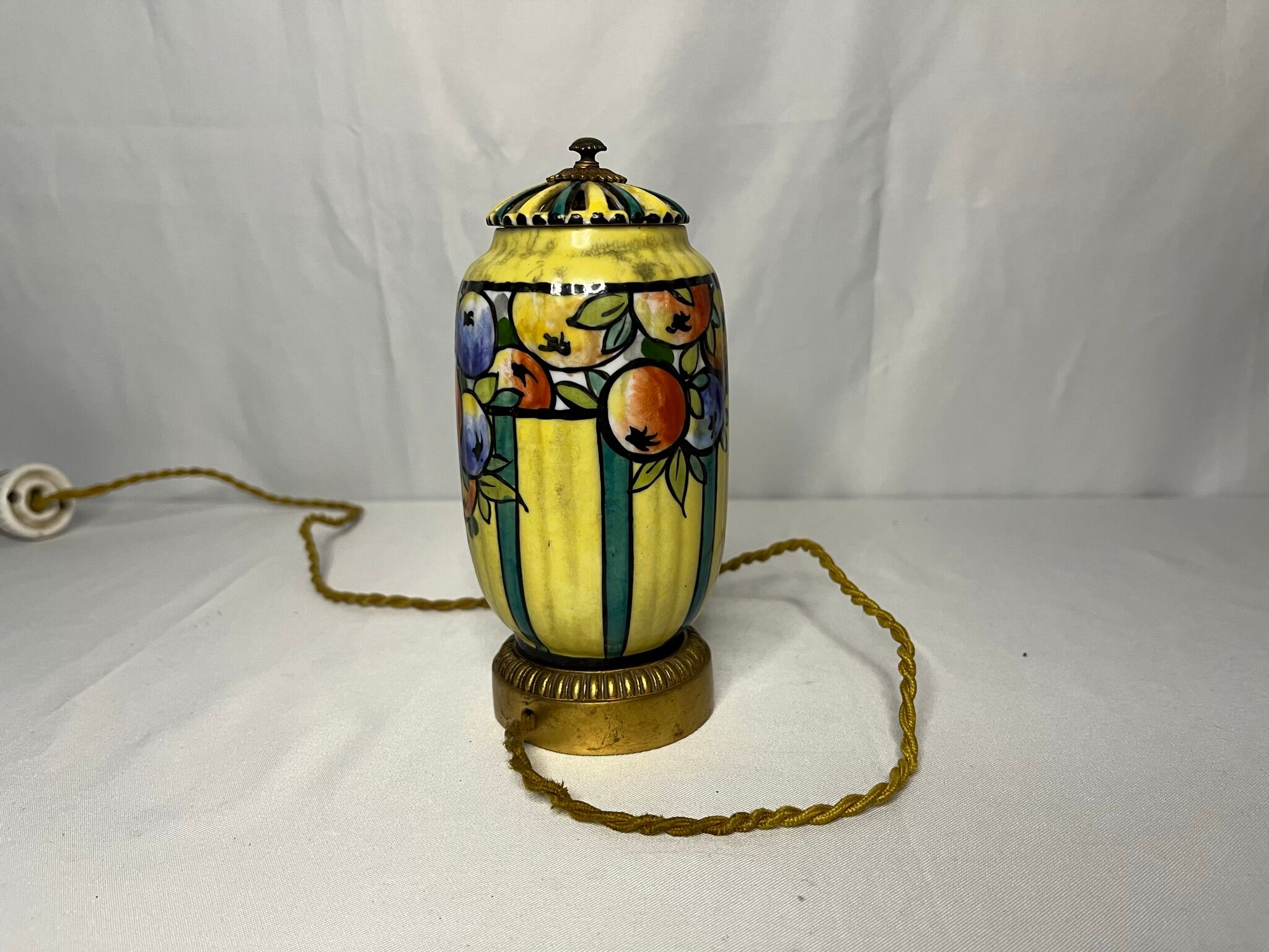 Porcelain lamp