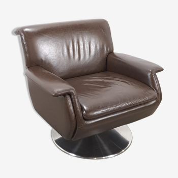 Fauteuil pivotant en cuir brun