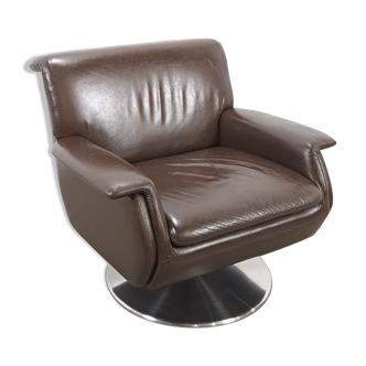 Fauteuil pivotant en cuir brun