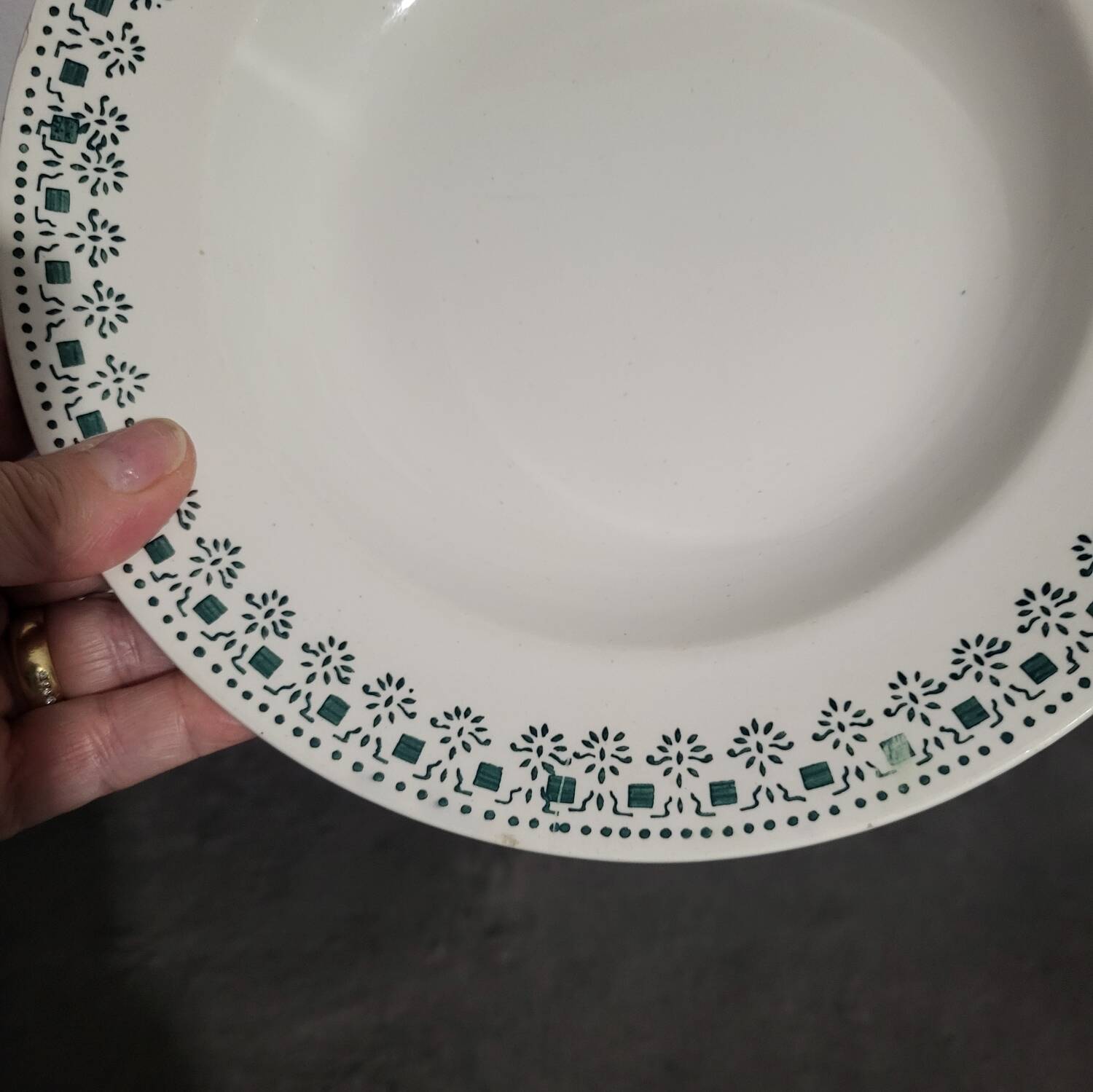 Vintage Sarreguemines Ypres soup/decorative plate in excellent condition