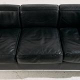 LC2 sofa by Le Corbusier, Pierre Jeanneret and Charlotte Perriand for Cassina