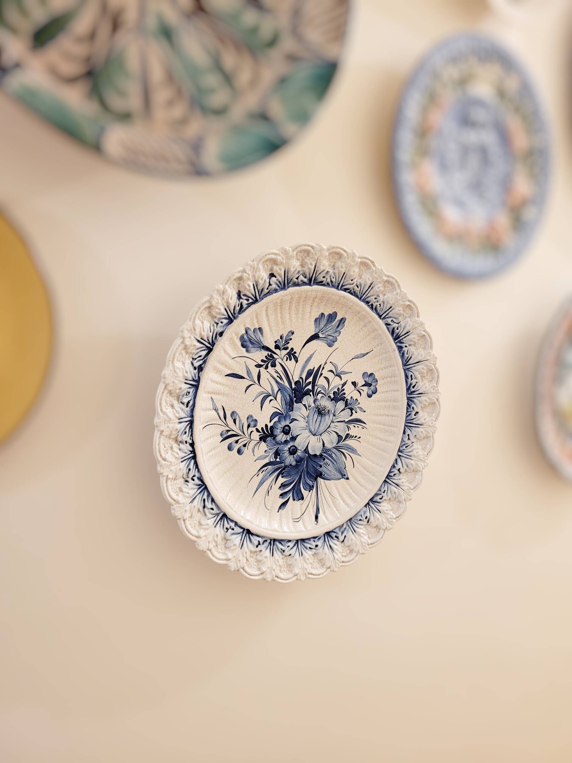 Decorative ceramic plate signed Nove di Bassano