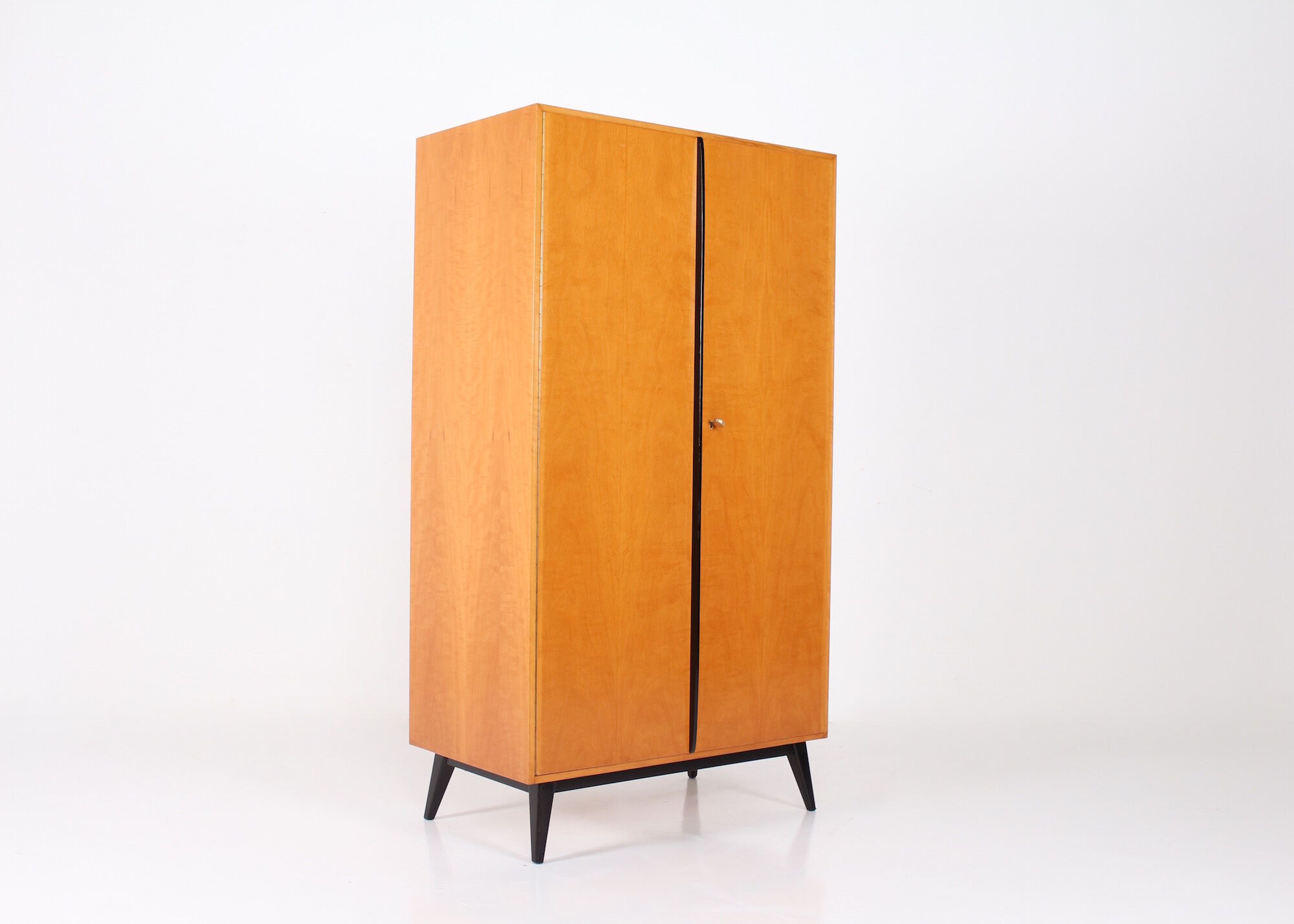 Penderie placard moderniste