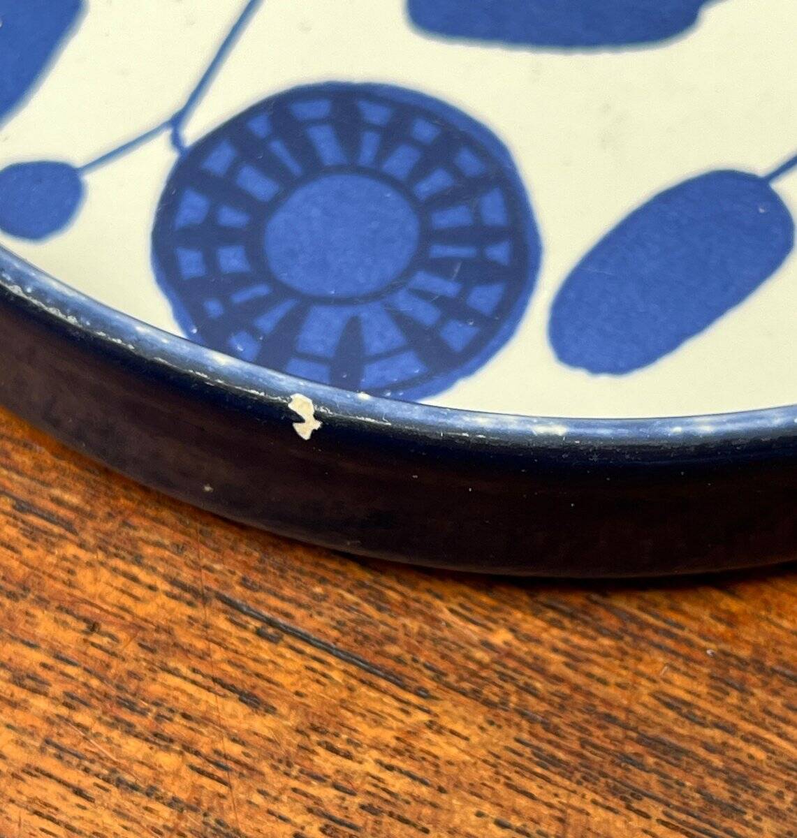 German ceramic saucer from the Stockholm series of the 1960s by Melitta, mid-century style.