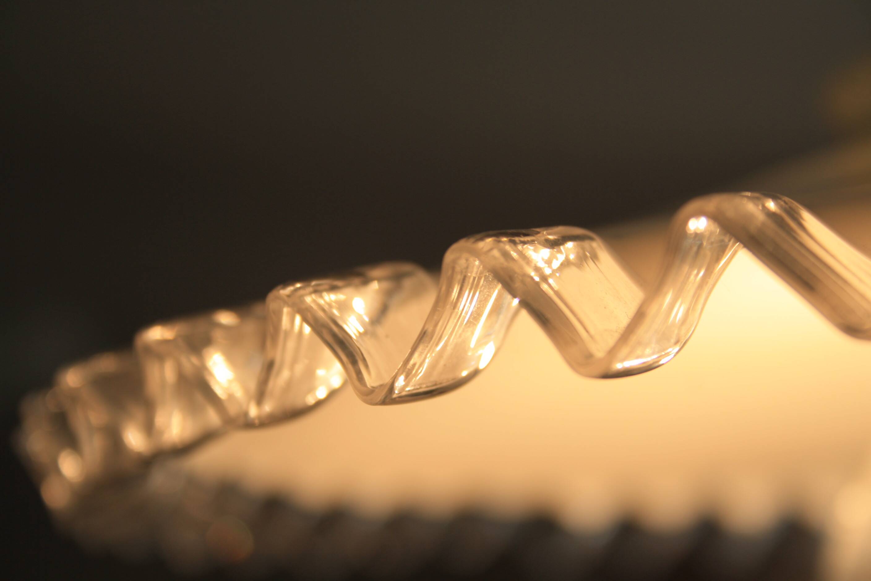 Suspension en opaline dentelée