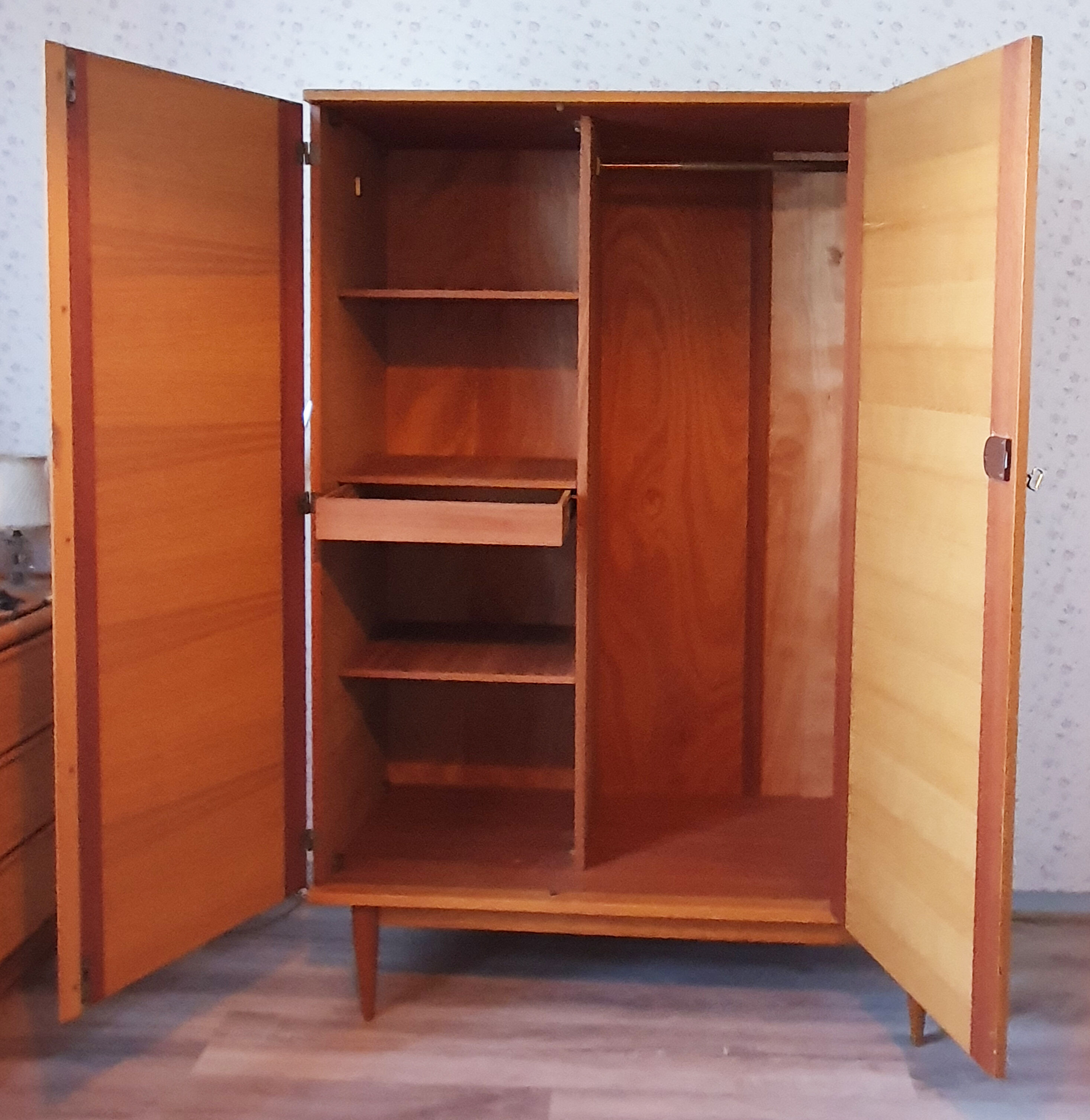 Armoire penderie vintage années 60