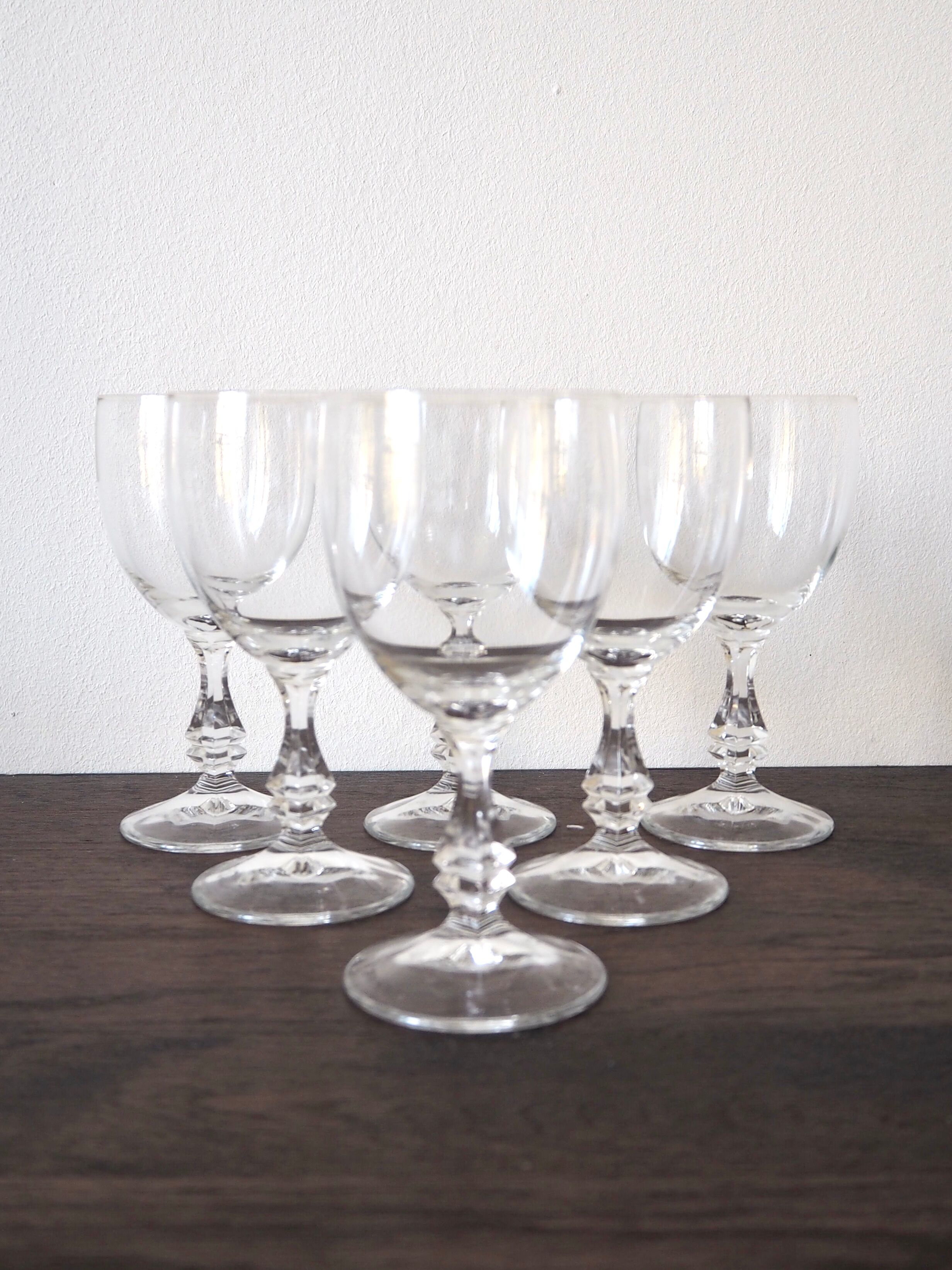 Set of 6 stemmed glasses