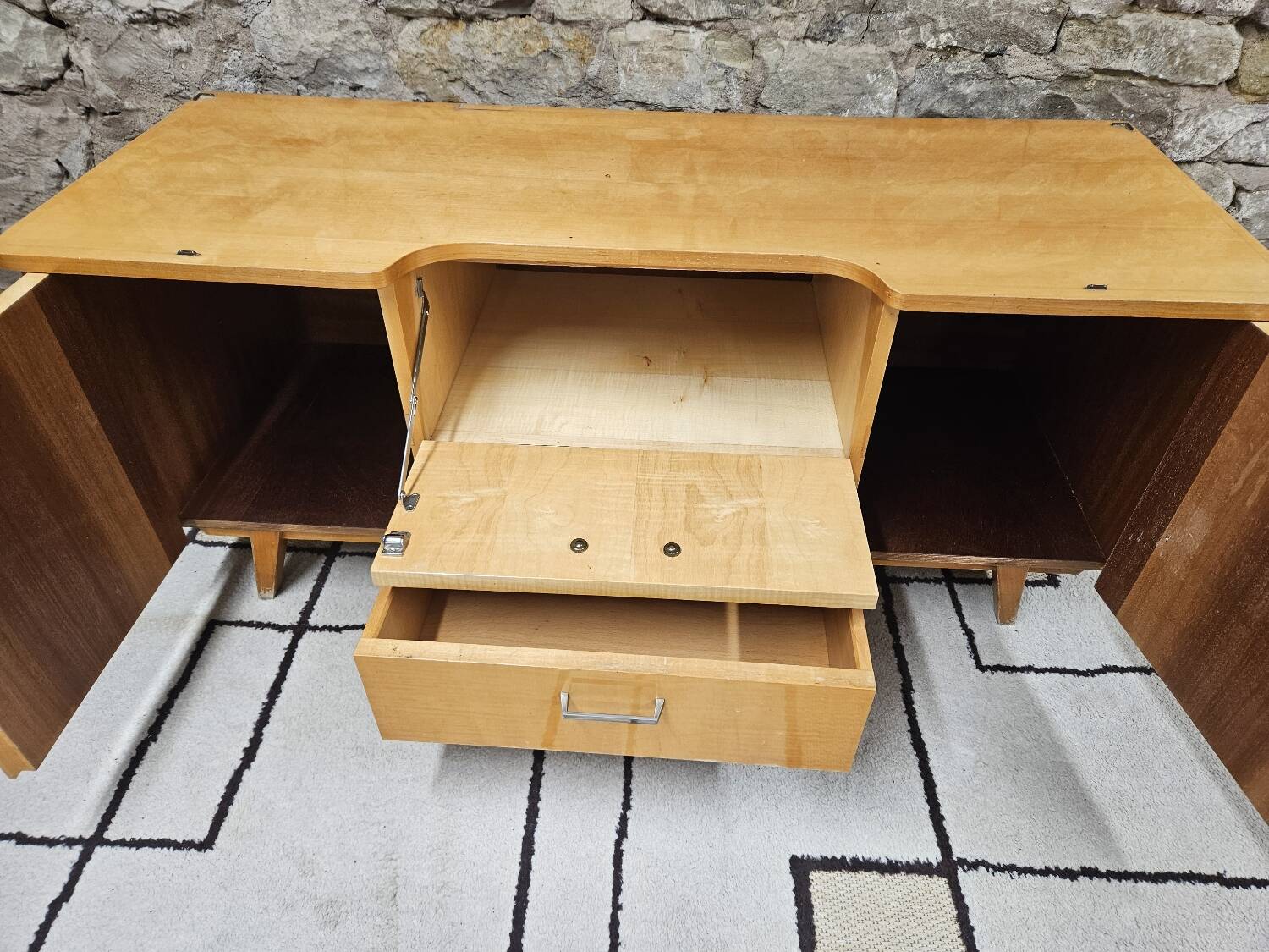 Small vintage sideboard 1960 compass foot