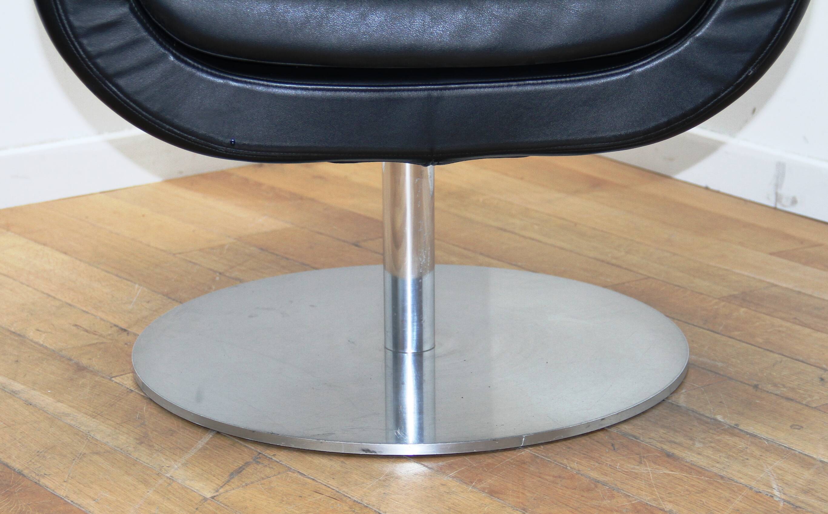 Paire de fauteuils tulipe B&B Italia