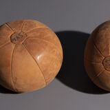 Vintage medicine balloon in dark brown leather, 2 Kg