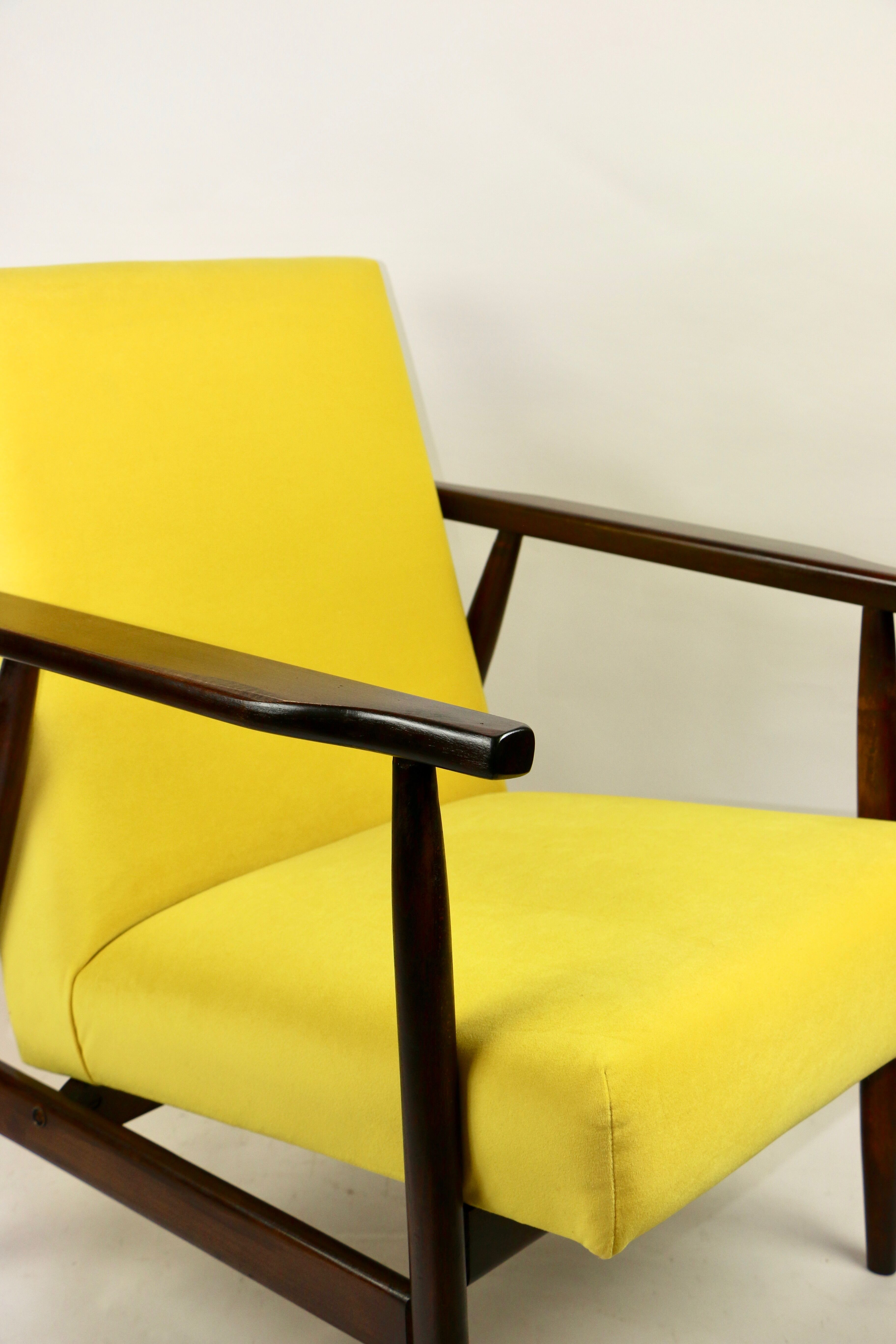 Fauteuil jaune, années 1970