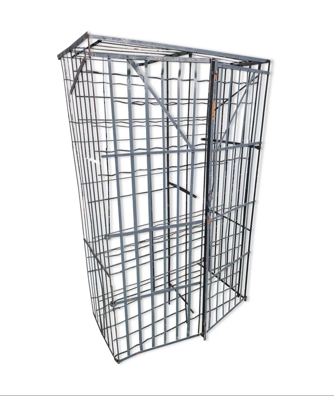 bottle holder / wine cage / wine rack
