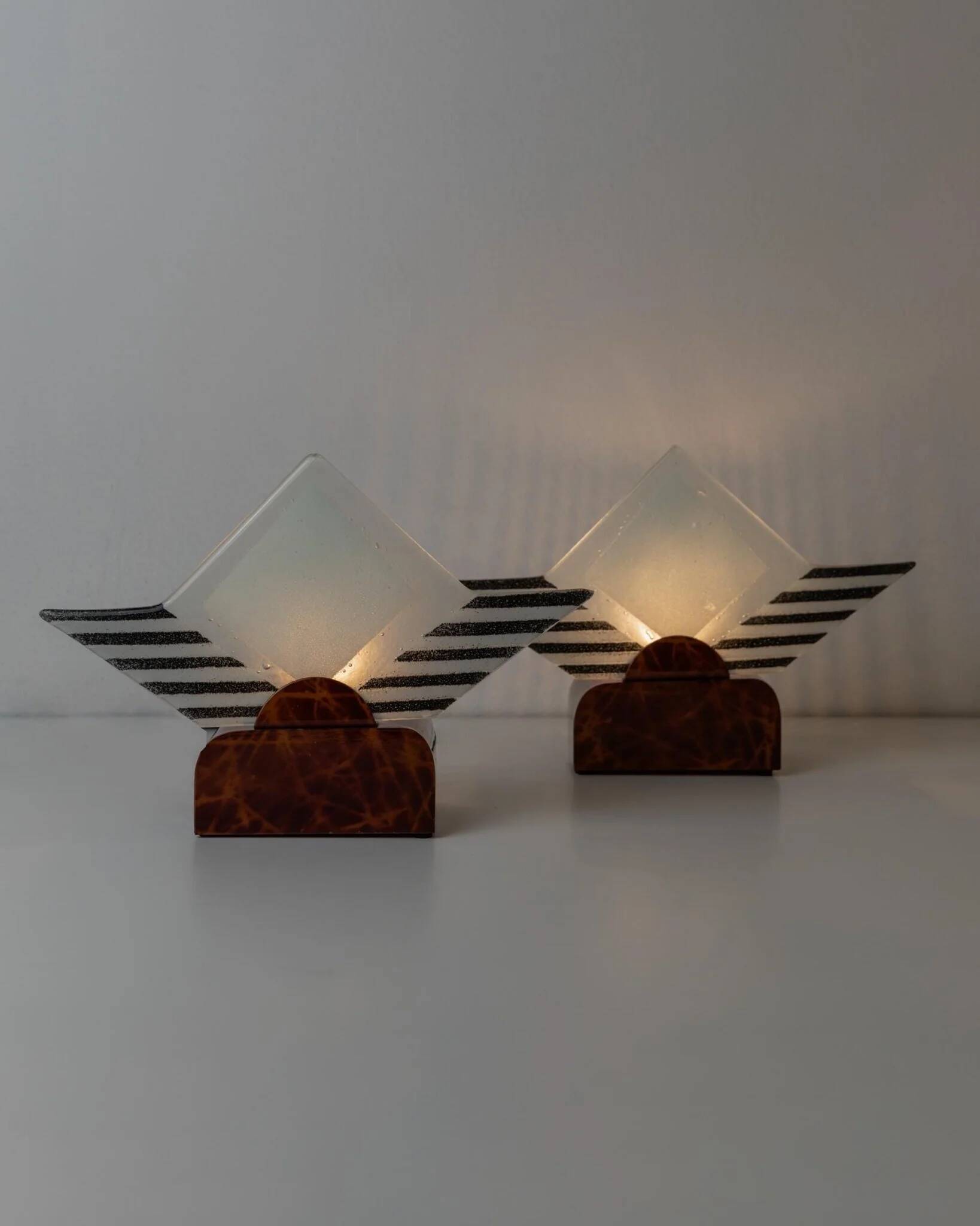 Pair of vintage Murano glass table lamps - sculptural design, triangles and stripes, brown metal bases - Italy 1980s - bedside lamps