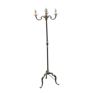 lampadaire tripode en