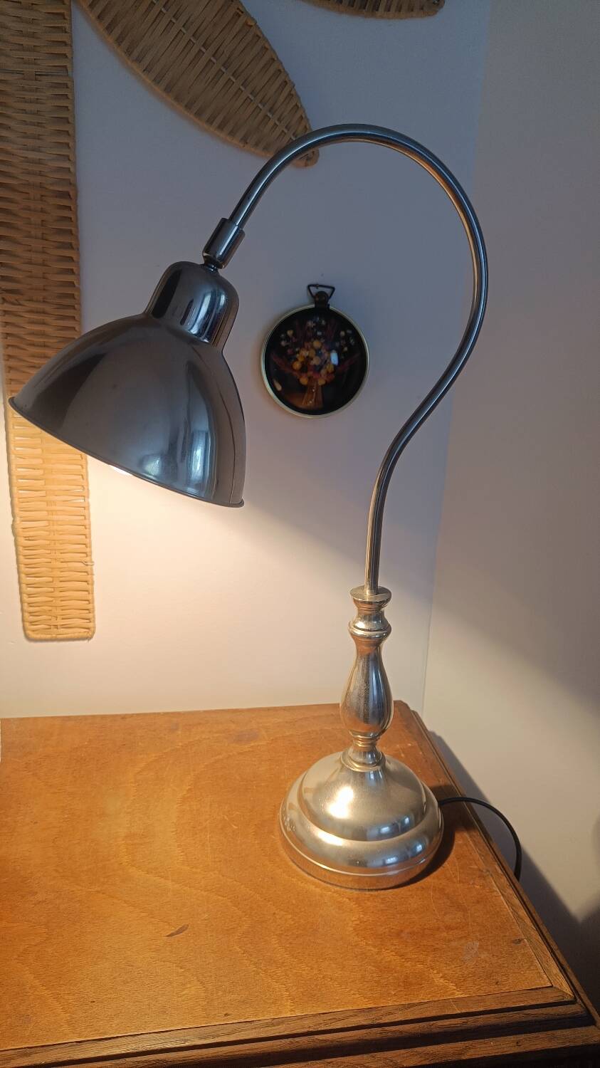 Chrome metal design table lamp – swan neck style