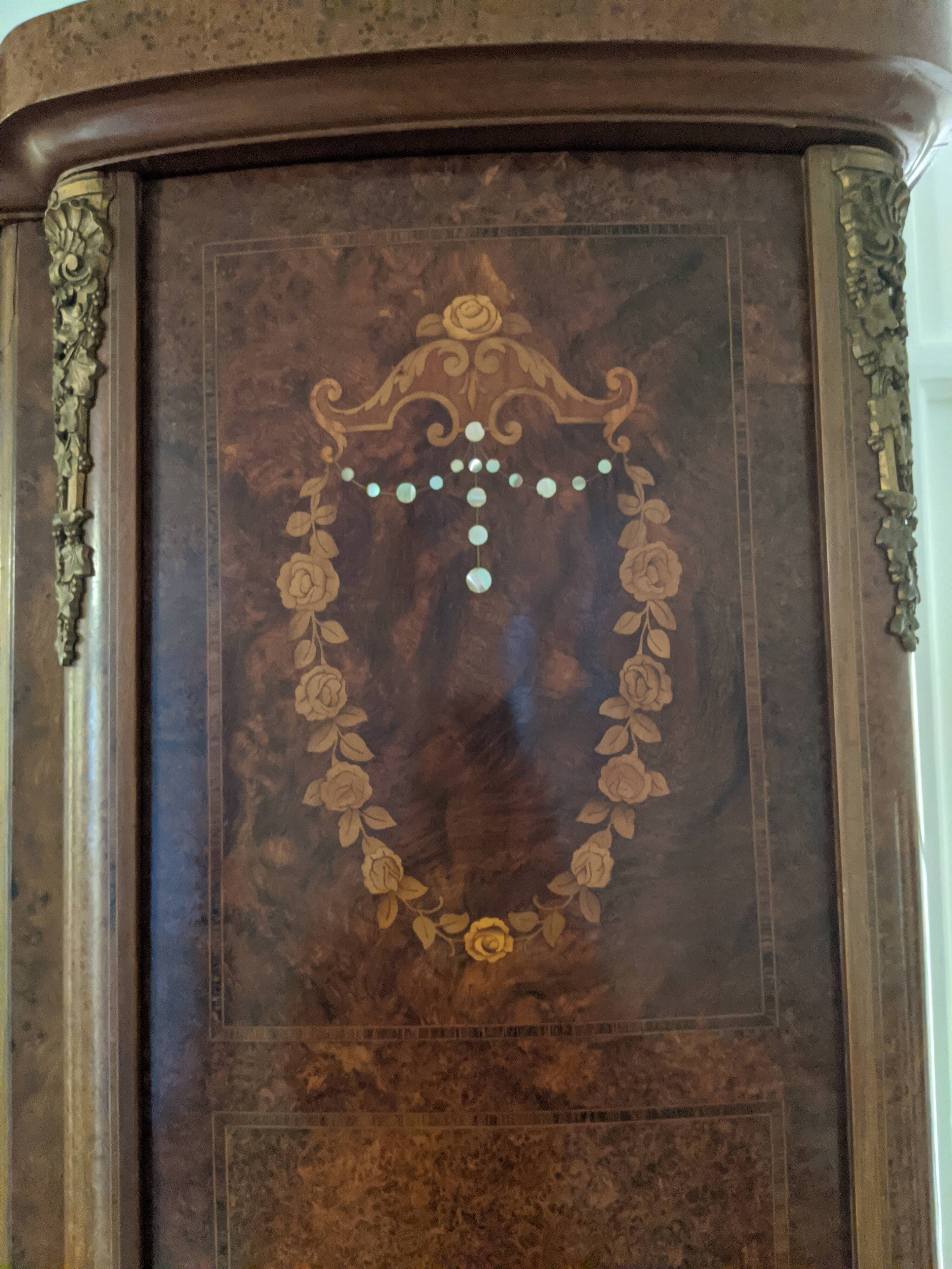 Armoire 3 portes de style Louis 16 des années 20