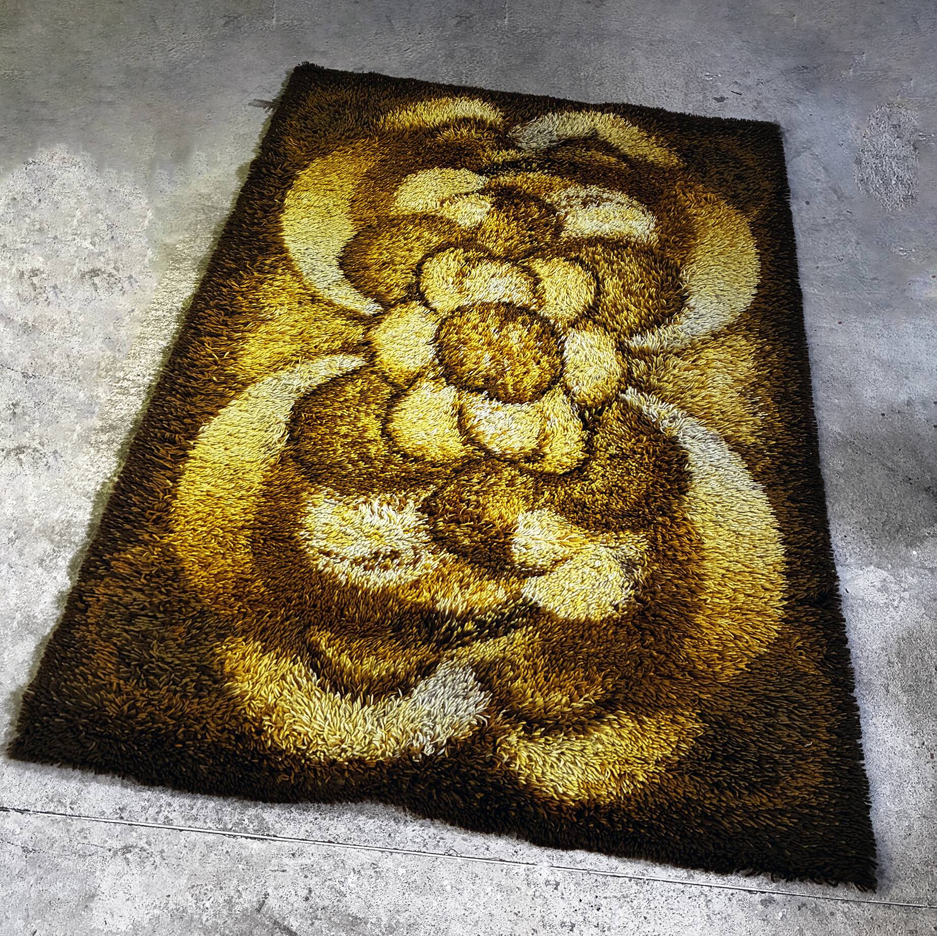 Tapis Vintage • Desso • Pop Psyché • 220 cm x 150 cm • 1970